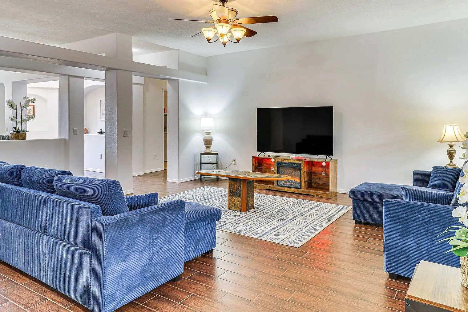 4 bed, 2.0 bath, 2992 sqft, $9,739 — Photo 3