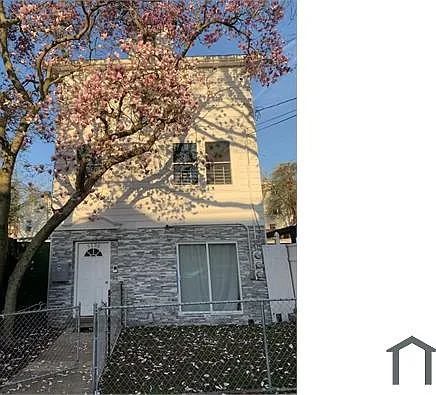 5 bed, 1200 sqft, $4,680 — Photo 2