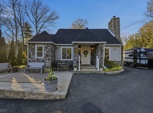 101 Pitney Rd, Andover, NJ 07821
