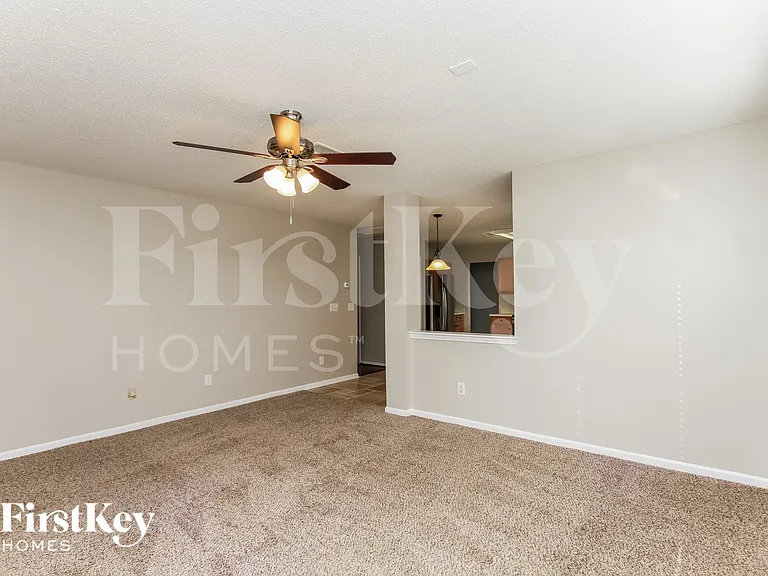 2816 Bridgeville Ln — Photo 4