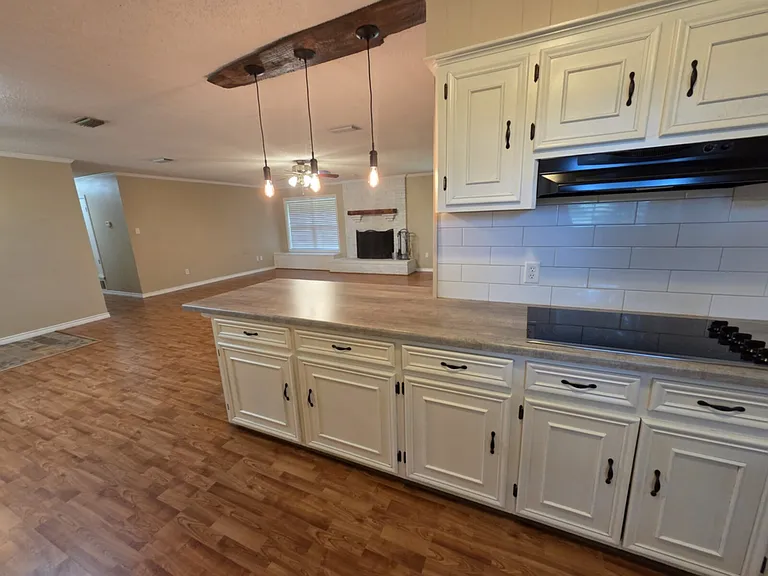 15151 FM 429 — Photo 6