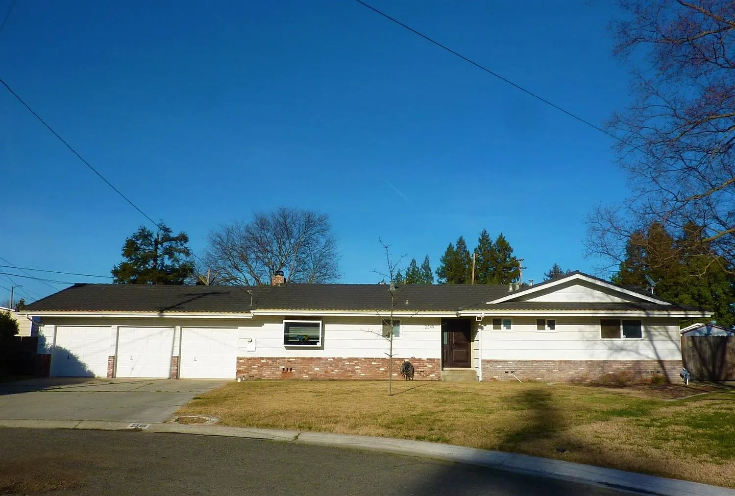 2349 Delle Dr photo 1