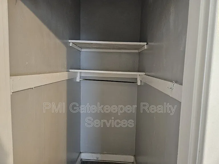 5402 Rolston Ave — Photo 11