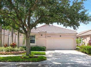 15640 NW 14th Ct, Pembroke Pines, FL 33028
