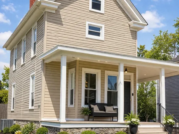 25 Maple St, Clayton, NJ 08312