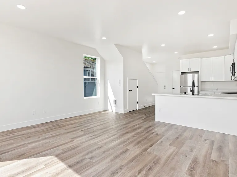 2367 Yakima Ave #D — Photo 20
