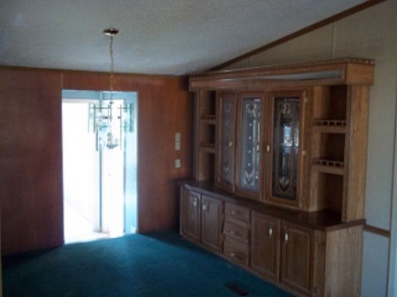 4th image of 156 Hickory Hill Dr