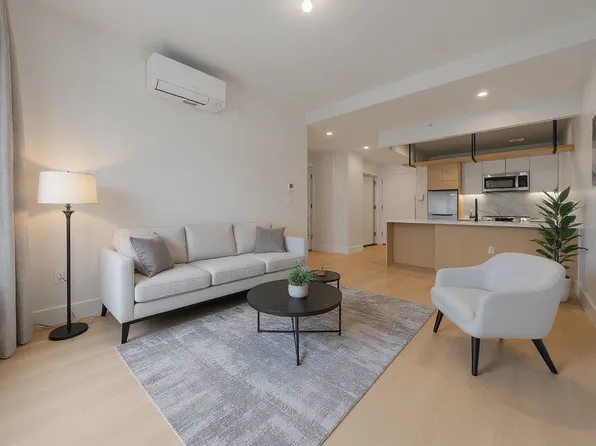 77-63 Vleigh Place image 7 of 17