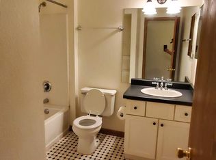 3104 W Kilbourn Ave #104, Milwaukee, WI 53208