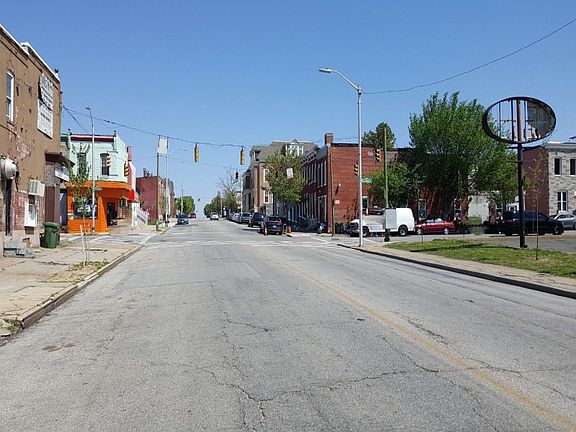 4th image of 1032 N Patterson Park Ave