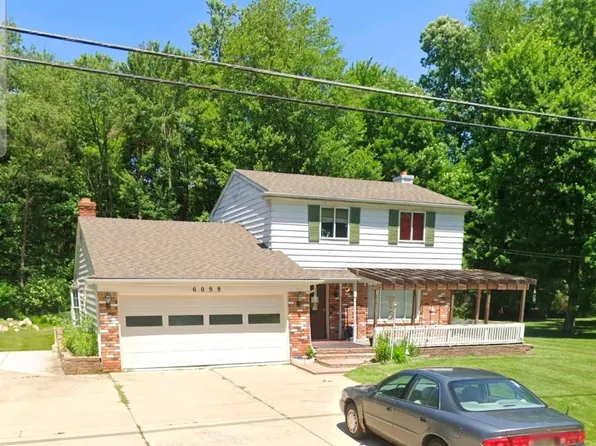 6099 Brookwood Dr, Burton, MI 48509