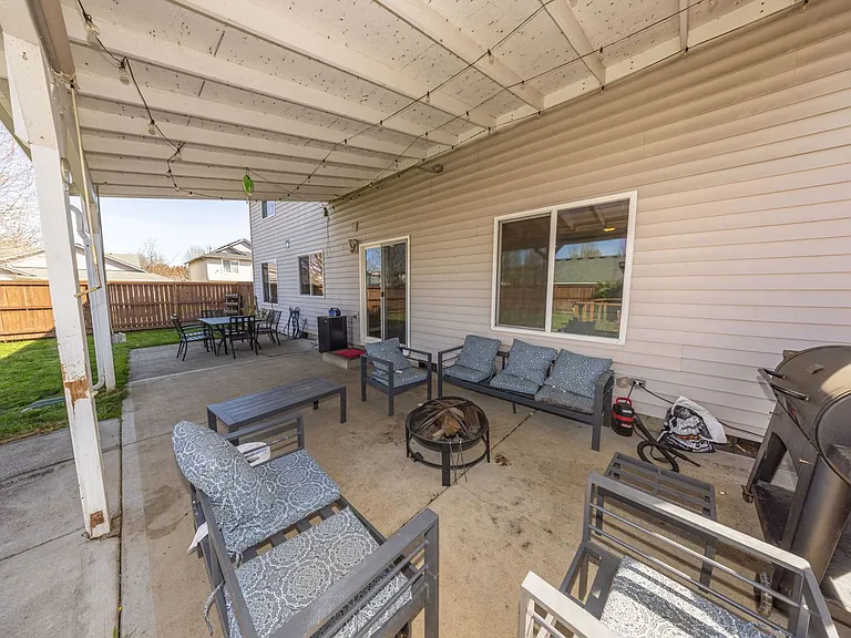 618 NW 27th Ave — Photo 4