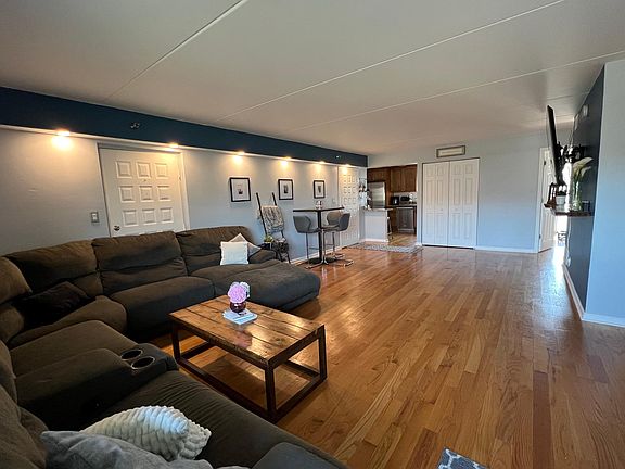 2nd image of 6010 Lake Bluff Dr Unit 201
