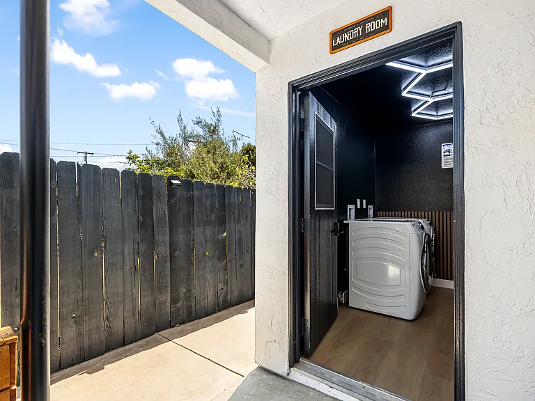 4162 Arizona St — Photo 18