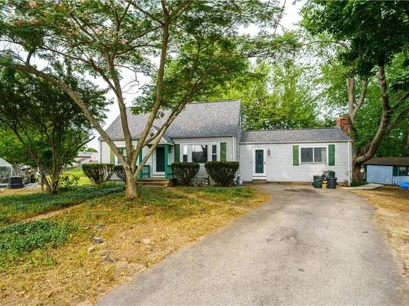 27 Lydick Ave, Warwick, RI 02888