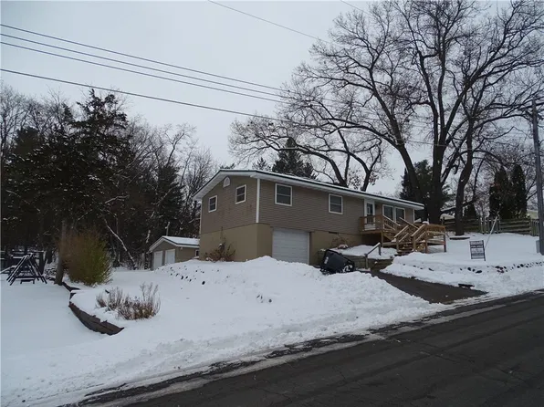 812 11th Avenue E, Durand, WI 54736