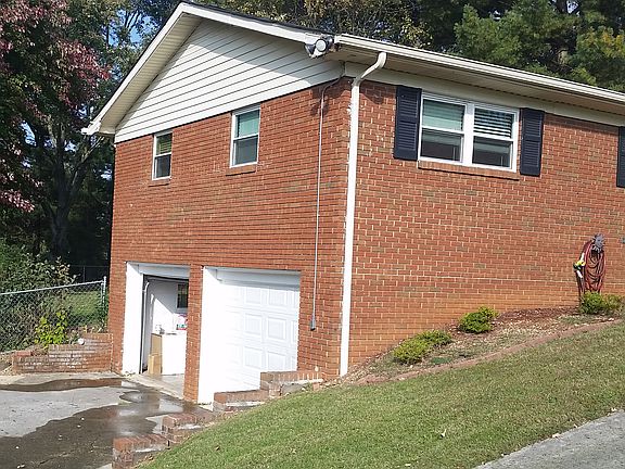Side / 2 car basement garage
