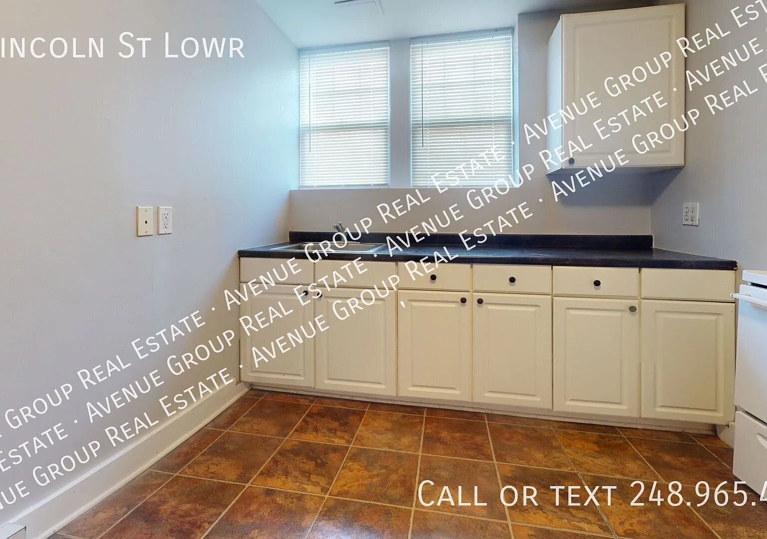 Charming 1-Bedroom Apartment for Lease in Pontiac — Photo 3