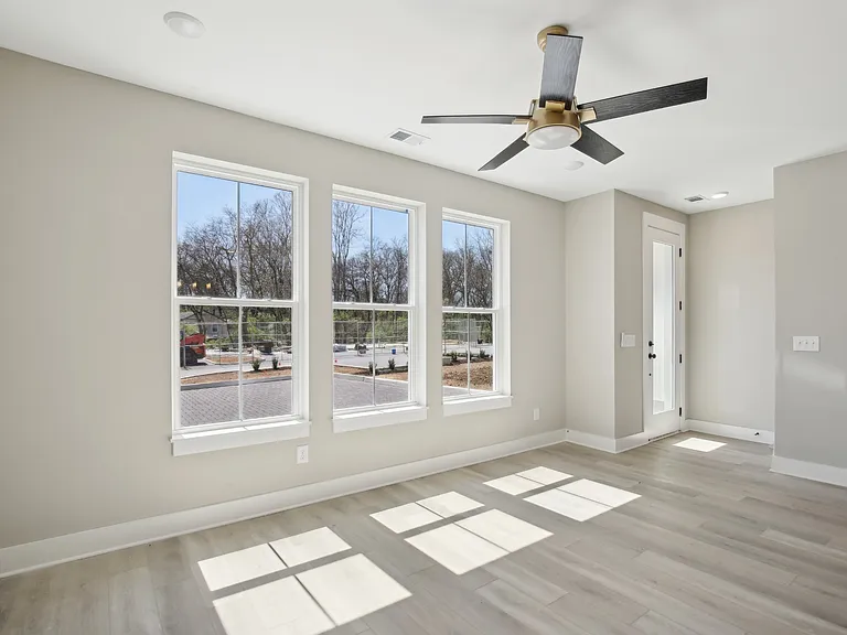 375 Archwood Dr — Photo 17