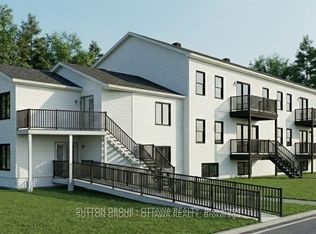 1050 Klondike Rd, Ottawa, ON K2K 1X7