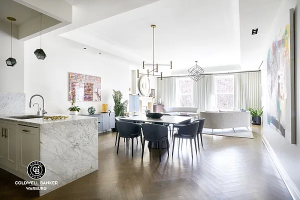 Sold by Coldwell Banker Warburg | media 2