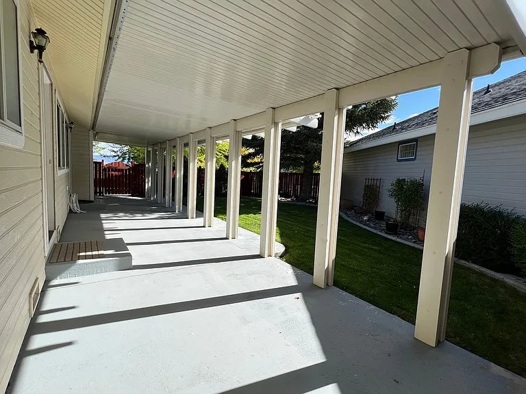 1780 Mahogany Cir — Photo 9