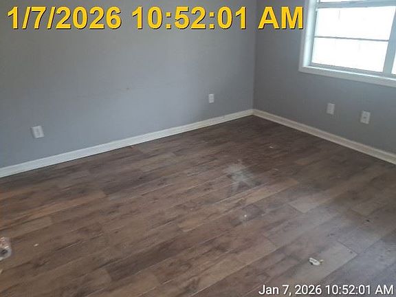 2nd image of 102 Holiday Ct