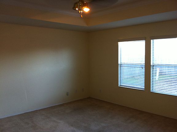 4th image of 16323 Amberly Ct