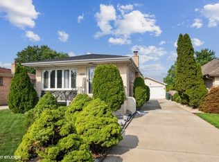 8320 Menard Ave, Burbank, IL