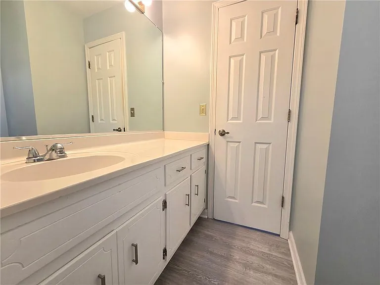 1426 Cambridge Cmn — Photo 11