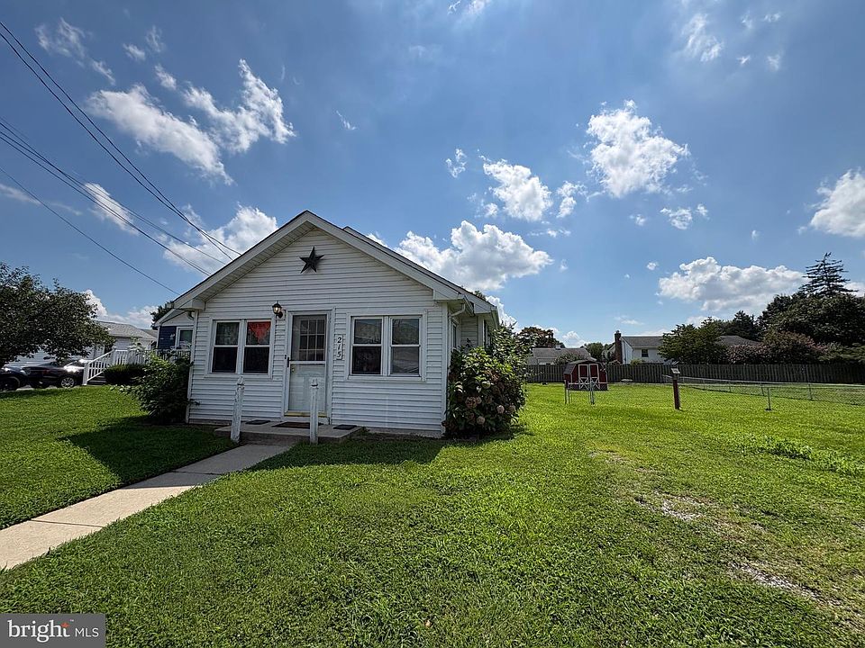 1st image of 215 Highland Ave