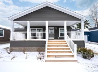 2760 Naples Ct, Lapeer, MI 48446