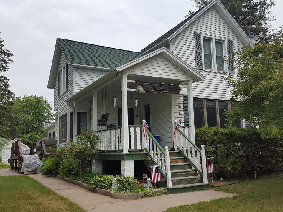 1st image of 220 Spruce St