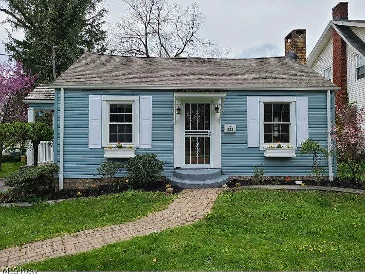 565 N Main St photo 1