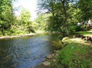 755 Sugarfork Rd, Franklin, NC 28734