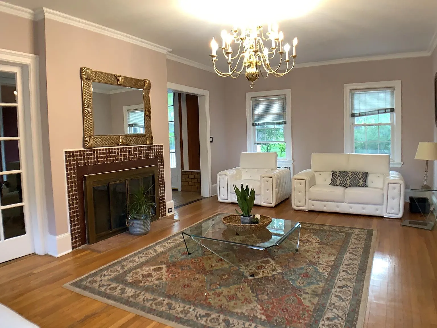 6 bed, 3.5 bath, 3458 sqft, $7,200 — Photo 2
