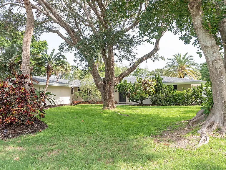 508 Poinsetta Blvd — Photo 3
