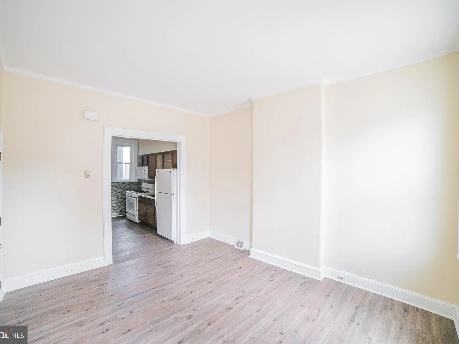 1 bed, 700 sqft, $1,200 — Photo 2