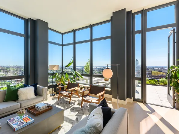 550 Vanderbilt Avenue image 1 of 20