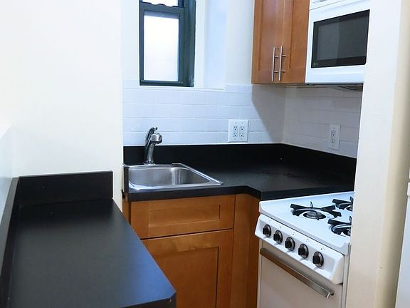 5th image of 516 E 79th St APT 4G