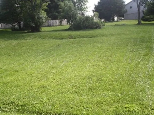 Lakeshore Dr, Abingdon, VA 24211