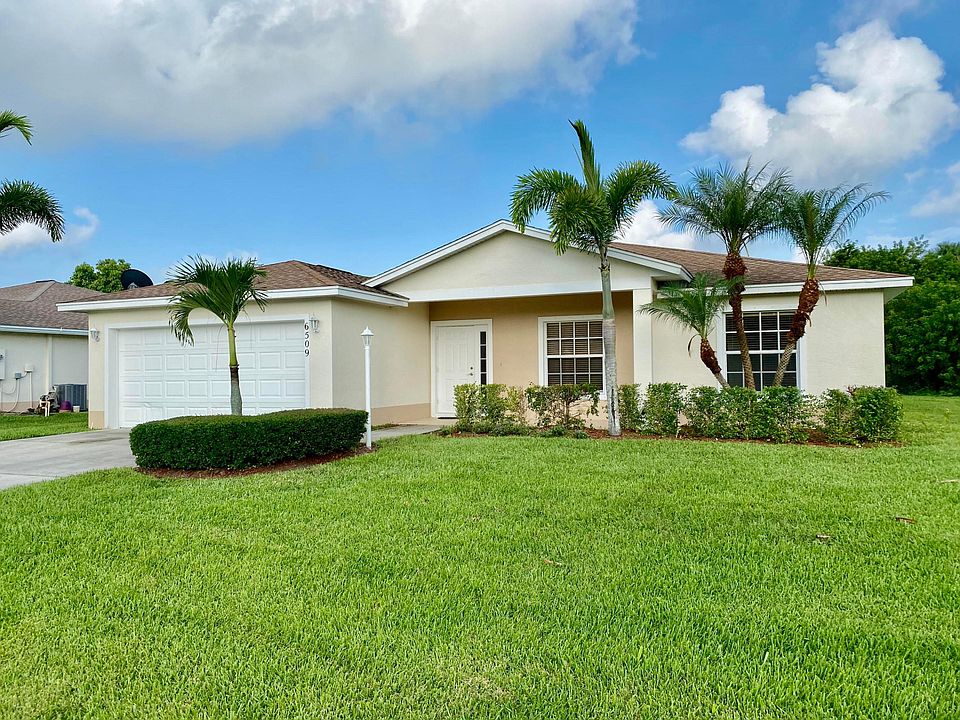 1st image of 6509 NE Las Palmas Way