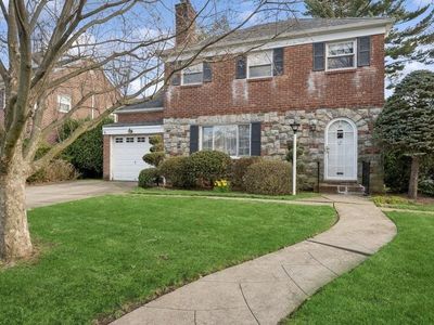 60 Huntington Road, Garden City, NY, 11530