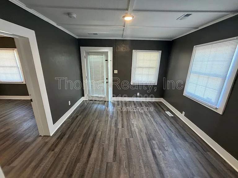 615 Manchester St SE — Photo 7