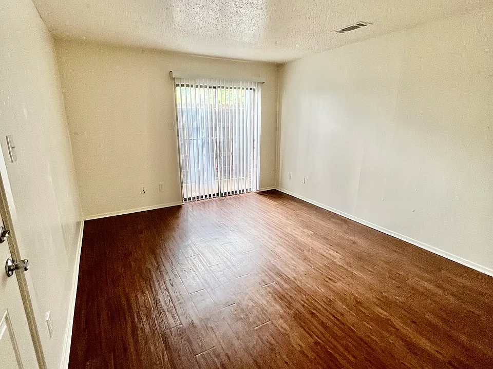 201 W Spence St #5-B