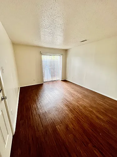 201 W Spence St #5-B Photo 1