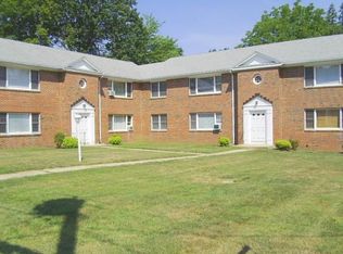 21 Hallock St APT 18, Amherst, MA 01002