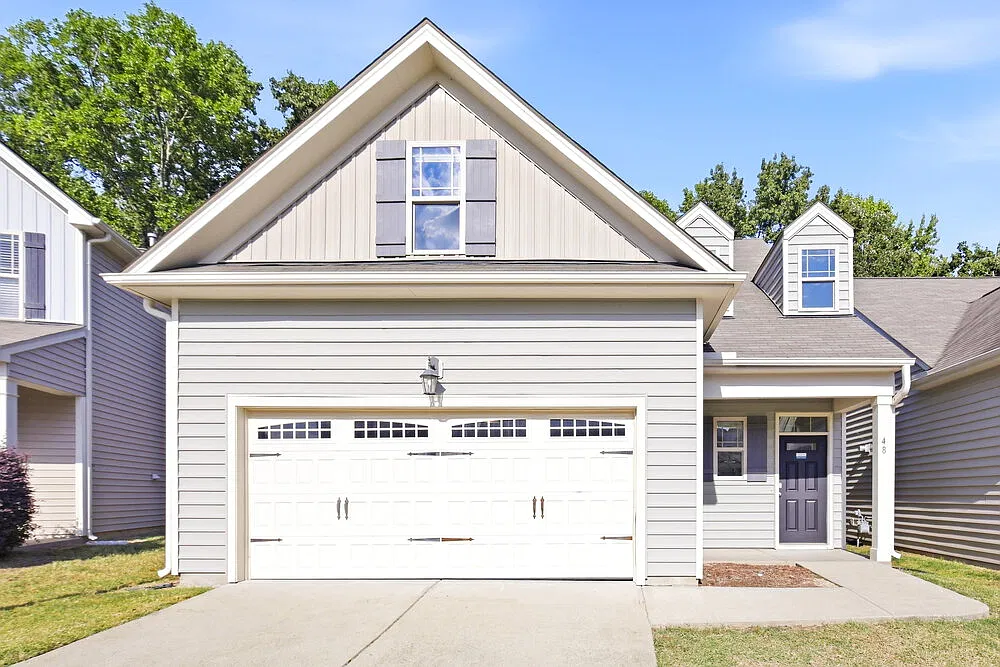 3 bed, 2.5 bath, 1982 sqft, $1,885 — Photo 1