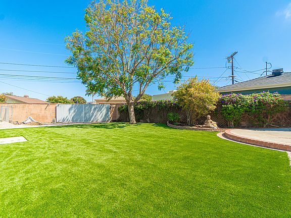 5th image of 3206 Gibson Pl #B