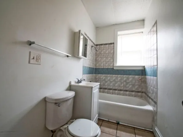 6933 S Indiana Chicago, IL 60637